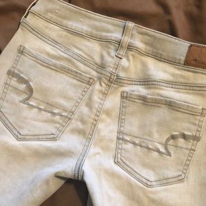 Long super stretch jeans.